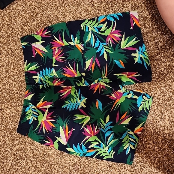 Lands End Small (6-7) Boys swim trunks - Picture 2 of 3